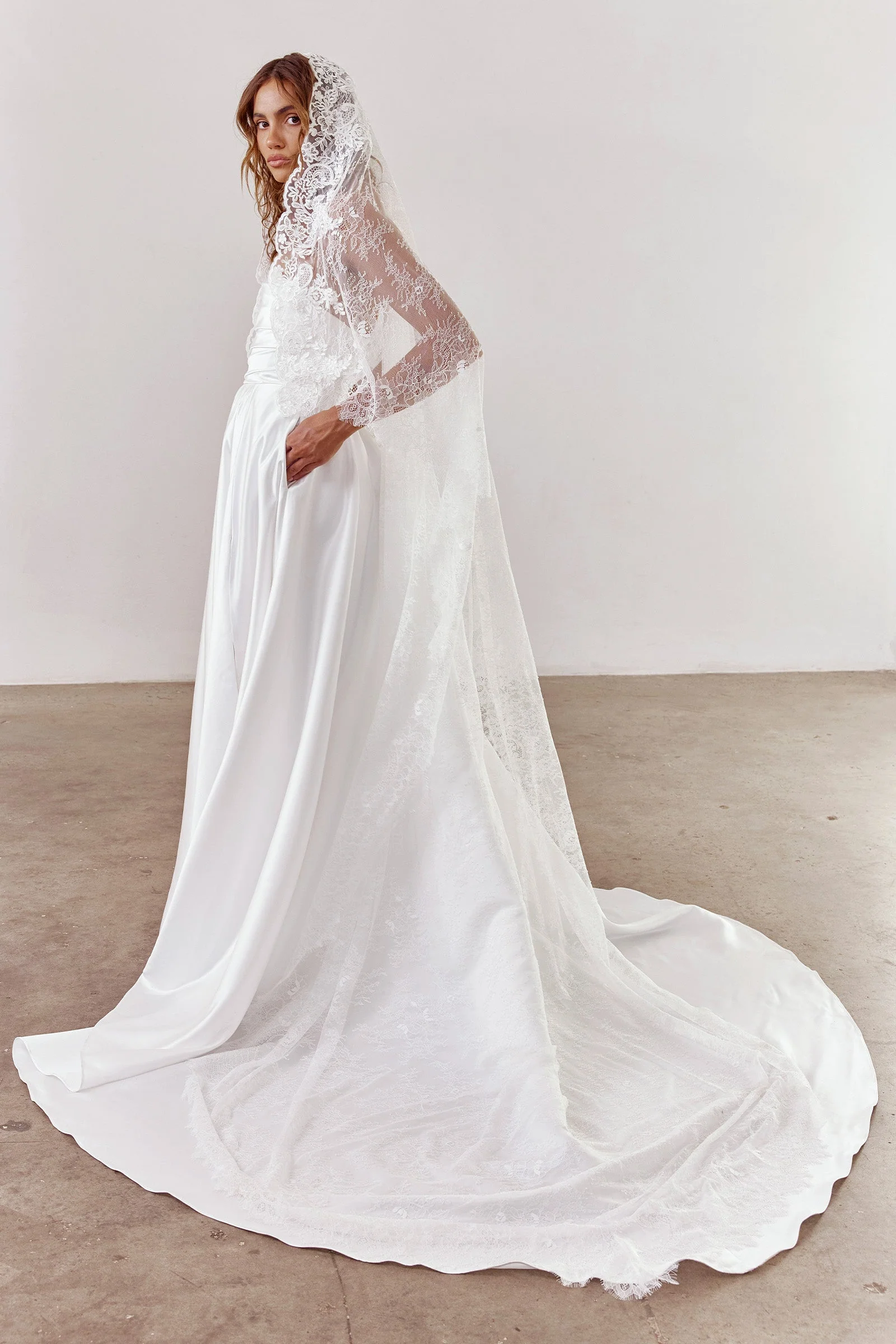 Alchemy Mantilla Veil - Image 10