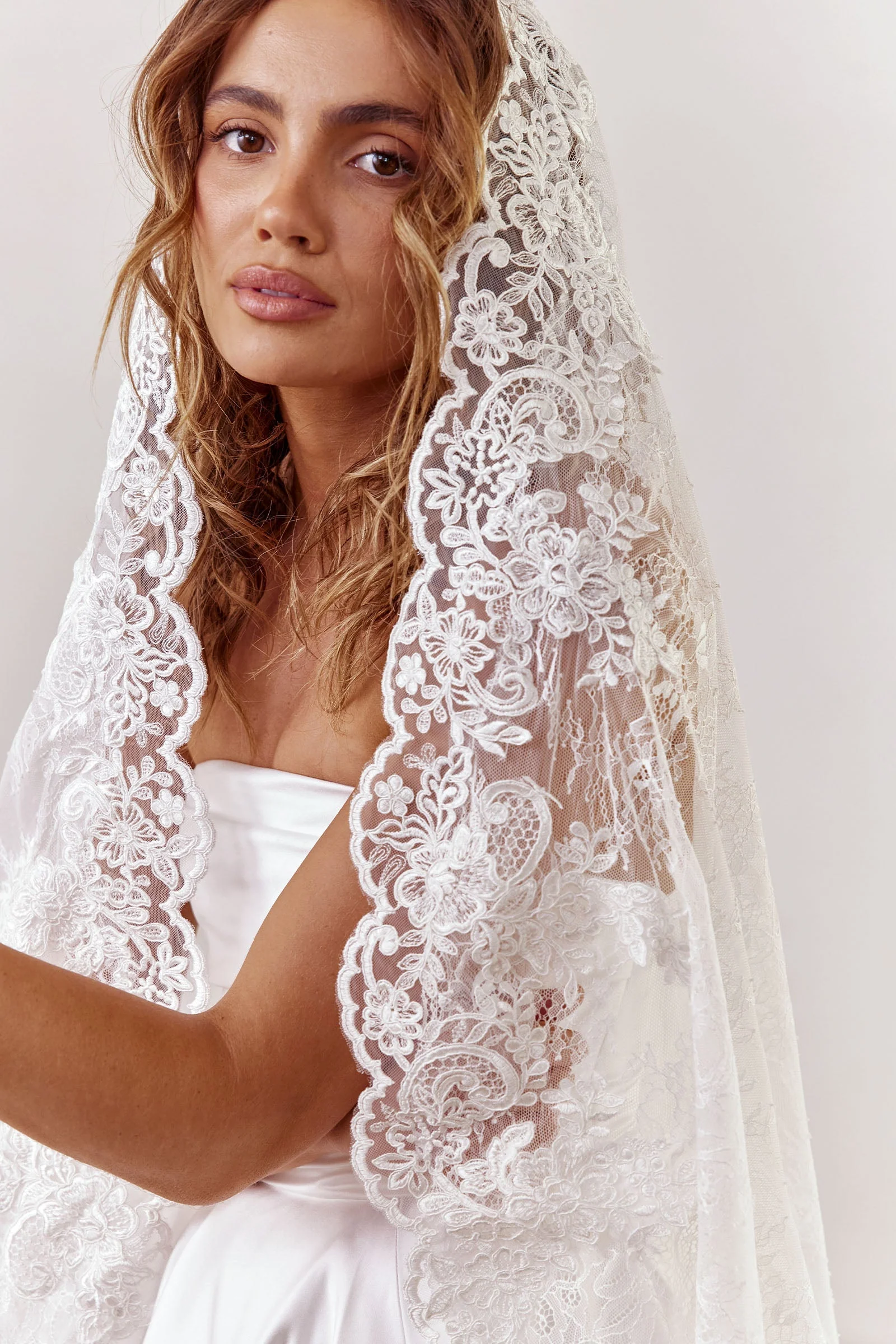 Alchemy Mantilla Veil - Image 14